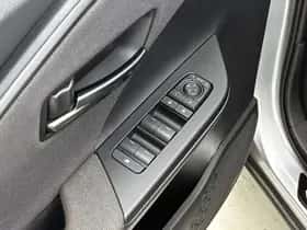 Toyota C-HR (2024) thumbnail 22