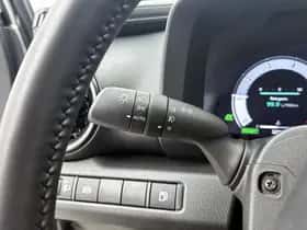 Toyota C-HR (2024) thumbnail 26