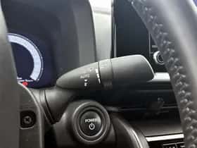 Toyota C-HR (2024) thumbnail 27