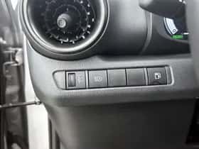 Toyota C-HR (2024) thumbnail 37