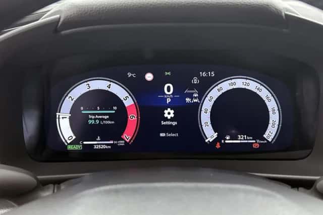 Toyota C-HR (2024) thumbnail 5