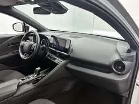 Toyota C-HR (2024) thumbnail 6