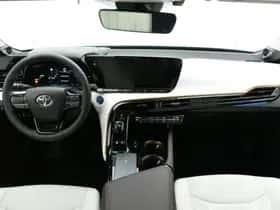 Toyota Mirai (2023) thumbnail 4