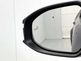 Toyota C-HR (2024) thumbnail 26