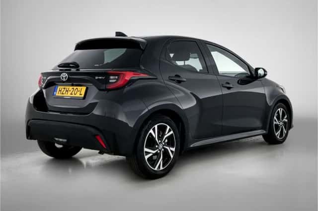 Toyota Yaris (2025) thumbnail 2