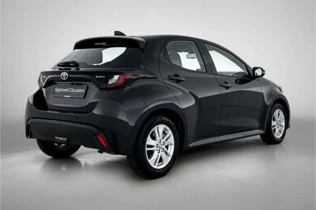 Toyota Yaris (2025) thumbnail 2