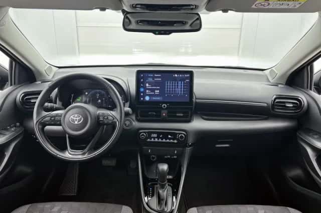 Toyota Yaris (2025) thumbnail 4