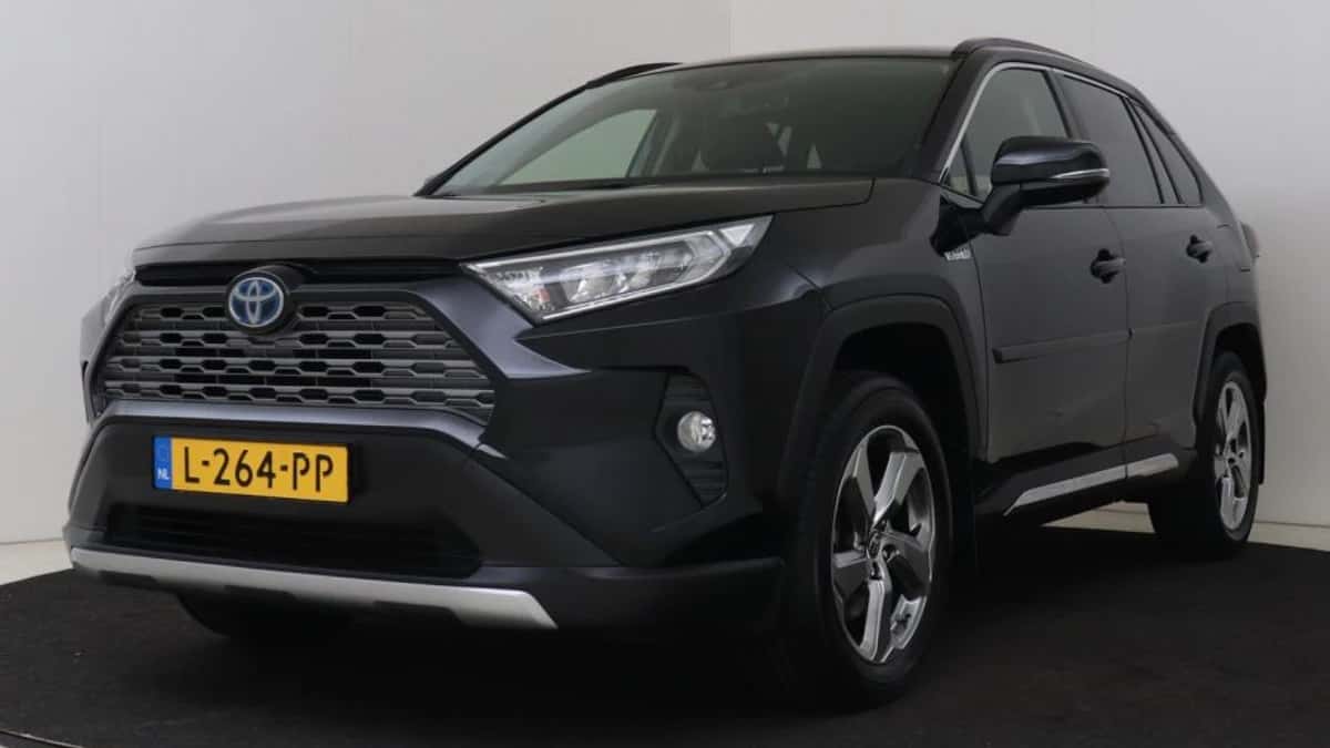 Toyota RAV4 (2021) — foto 1