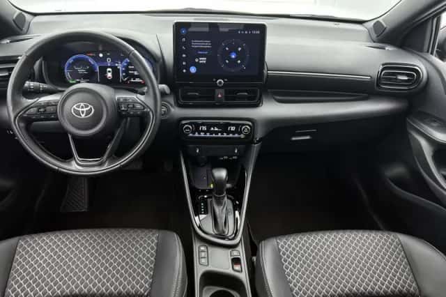 Toyota Yaris (2025) thumbnail 4