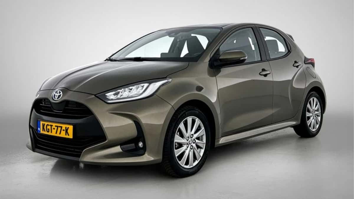 Toyota Yaris (2023) — foto 1