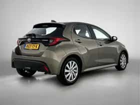Toyota Yaris (2023) thumbnail 2