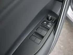 Toyota Corolla_Cross (2026) thumbnail 9