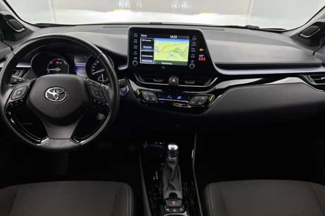 Toyota C-HR (2020) thumbnail 4