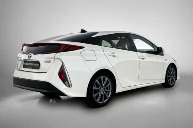 Toyota Prius (2019) thumbnail 2