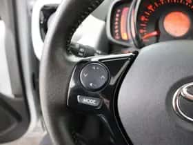 Toyota Aygo (2015) thumbnail 12