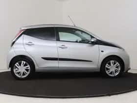 Toyota Aygo (2015) thumbnail 14