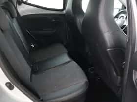 Toyota Aygo (2015) thumbnail 34
