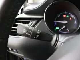 Toyota C-HR (2023) thumbnail 18