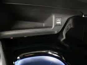 Toyota C-HR (2023) thumbnail 23