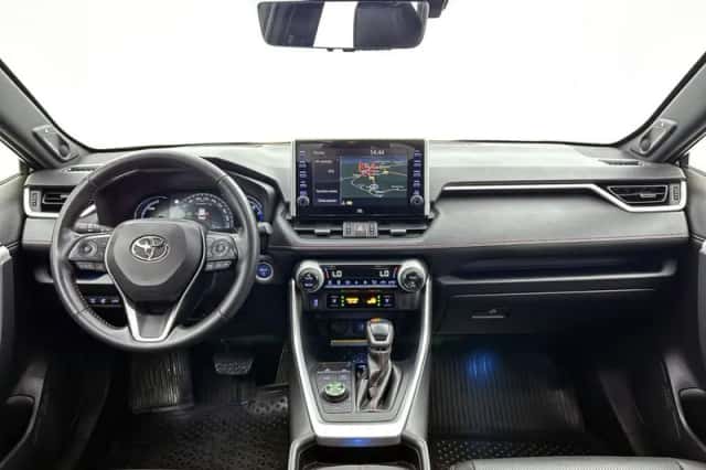 Toyota RAV4 (2022) thumbnail 4