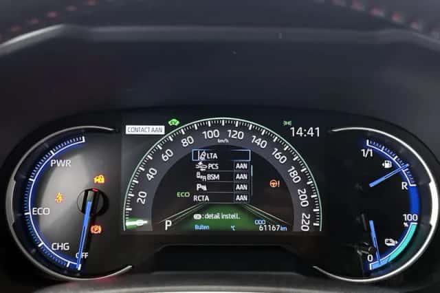 Toyota RAV4 (2022) thumbnail 5