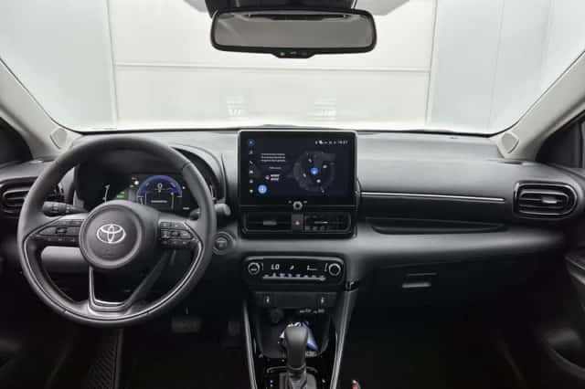 Toyota Yaris (2025) thumbnail 4