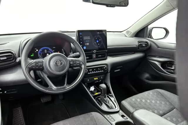 Toyota Yaris (2025) thumbnail 6