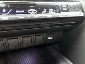 Toyota C-HR (2024) thumbnail 23