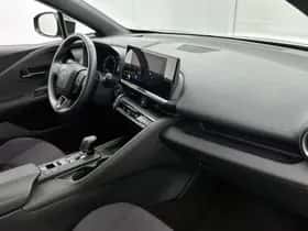 Toyota C-HR (2024) thumbnail 6