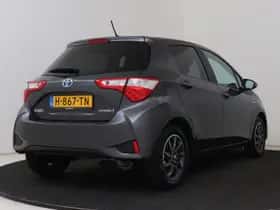 Toyota Yaris (2020) thumbnail 2