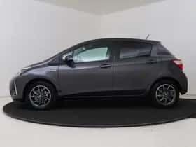 Toyota Yaris (2020) thumbnail 3