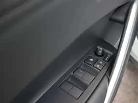 Toyota Corolla_Cross (2025) thumbnail 9