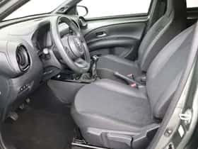 Toyota Aygo (2023) thumbnail 28