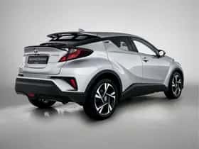 Toyota C-HR (2023) thumbnail 2