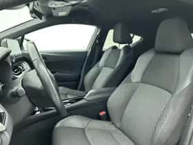 Toyota C-HR (2023) thumbnail 16