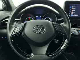 Toyota C-HR (2023) thumbnail 18