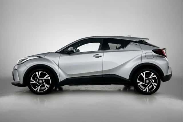 Toyota C-HR (2023) thumbnail 3