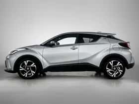 Toyota C-HR (2023) thumbnail 3