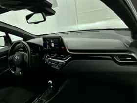 Toyota C-HR (2023) thumbnail 6