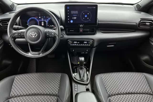 Toyota Yaris (2025) thumbnail 4