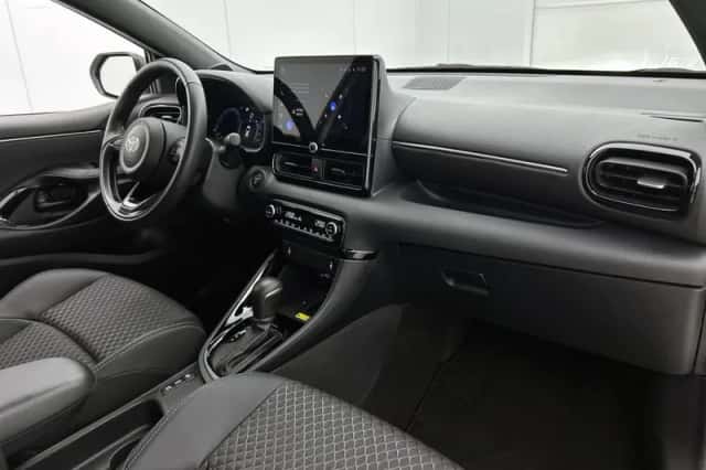 Toyota Yaris (2025) thumbnail 6