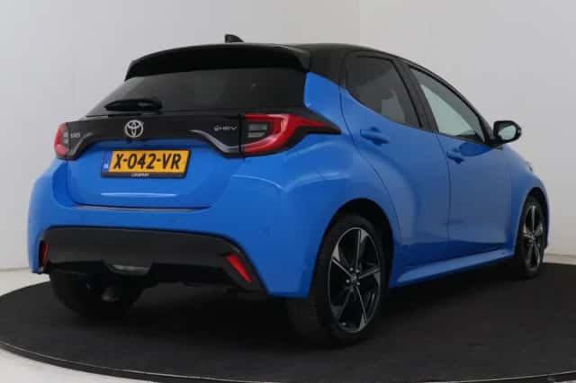 Toyota Yaris (2024) thumbnail 2