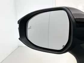 Toyota C-HR (2024) thumbnail 38