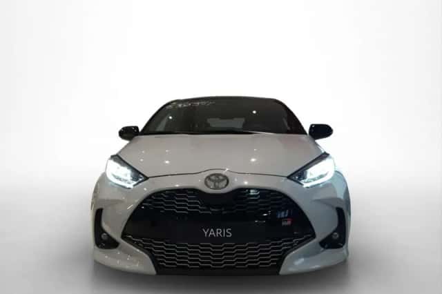 Toyota Yaris (2025) thumbnail 2