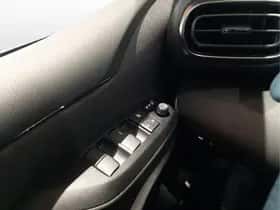 Toyota Yaris (2025) thumbnail 16