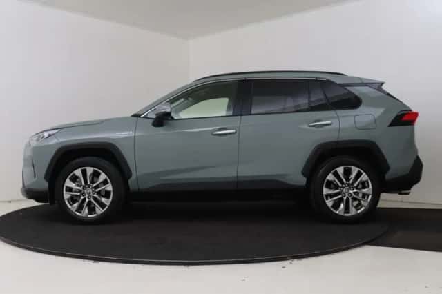Toyota RAV4 (2021) thumbnail 3