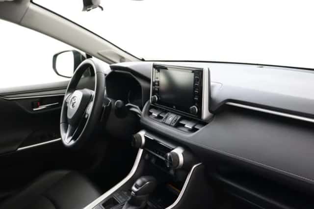 Toyota RAV4 (2021) thumbnail 6