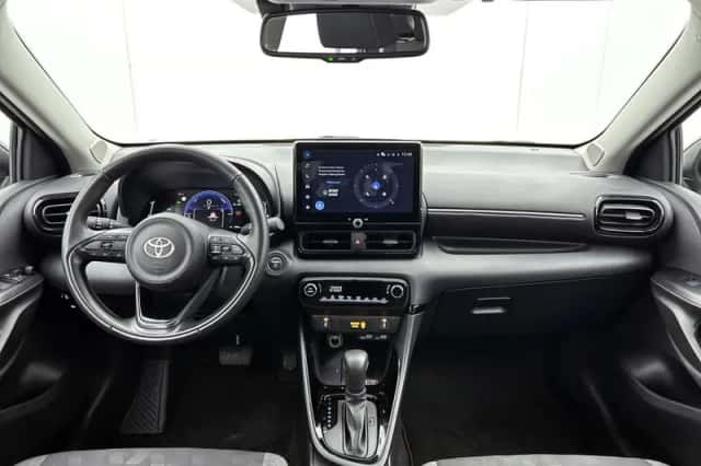 Toyota Yaris (2025) thumbnail 4