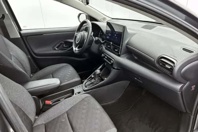 Toyota Yaris (2025) thumbnail 6