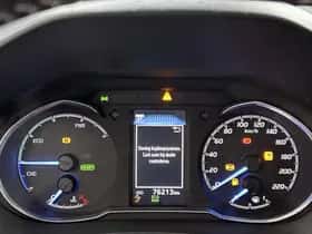 Toyota Yaris (2018) thumbnail 5